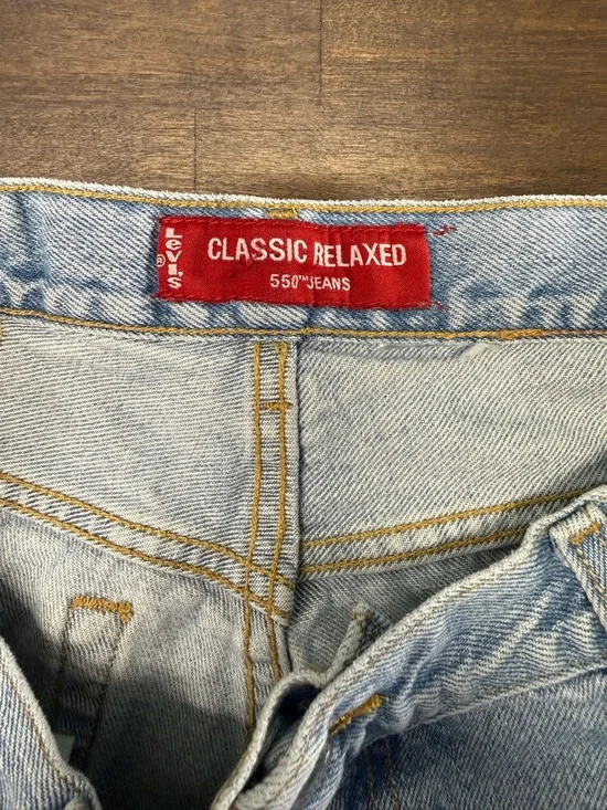 Levi’s 550 Cutoff Denim Shorts Light Wash Frayed Hem Relaxed Fit 12M (W34–35) - Picture 9 of 10